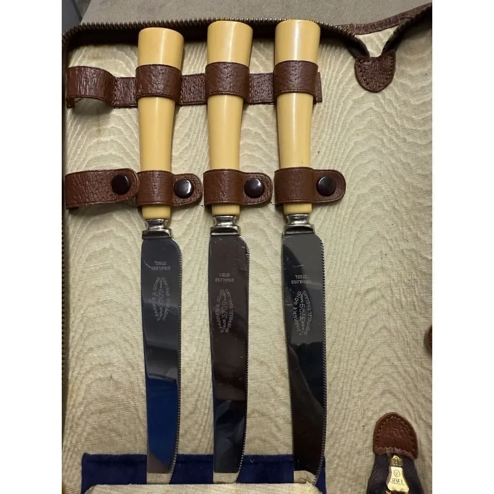 Vintage Bakelite E Parker & Sons Sheffield England Stainless Steel Steak Knives